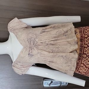 Japna Flowy Beige top Sz MEDIUM v neck blouse